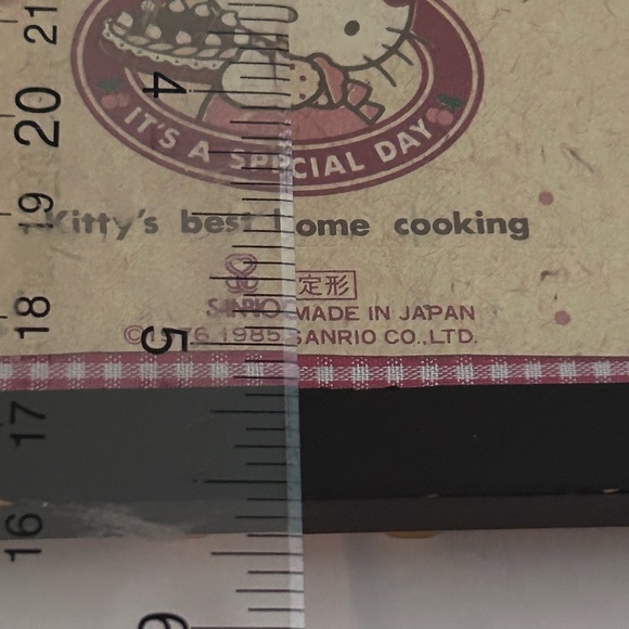 Vintage Hello Kitty Wooden Picture Frame Sanrio 1990  Holds Photo 4.5x3.25 inch - Picture 8 of 12